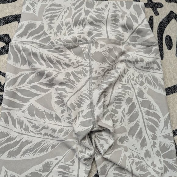 ALO yoga leggings white gray palm Small - Picture 6 of 6
